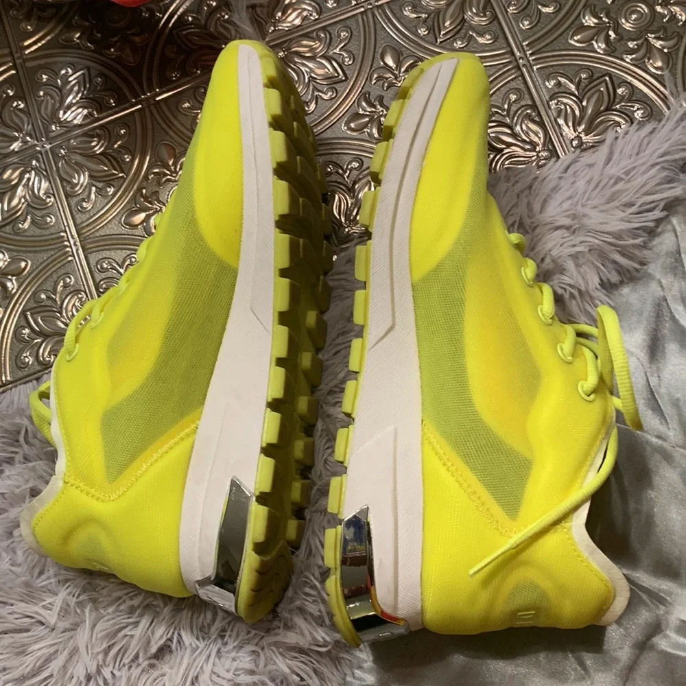 🌹DKNY • Fashion Sporty Mesh Vibrant Yellow Athletic Sneakers •